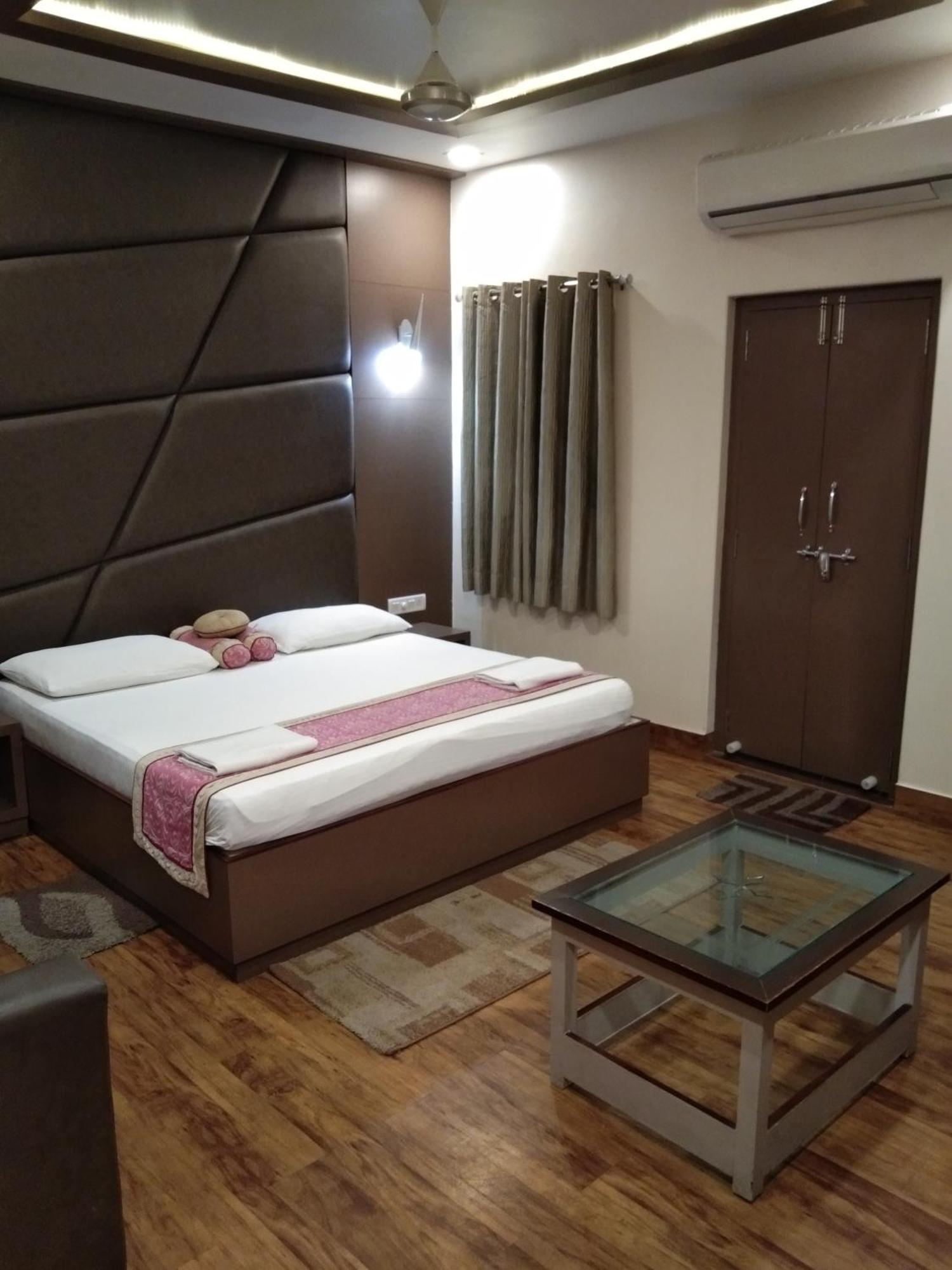 Hotel Alka Varanasi Exterior foto