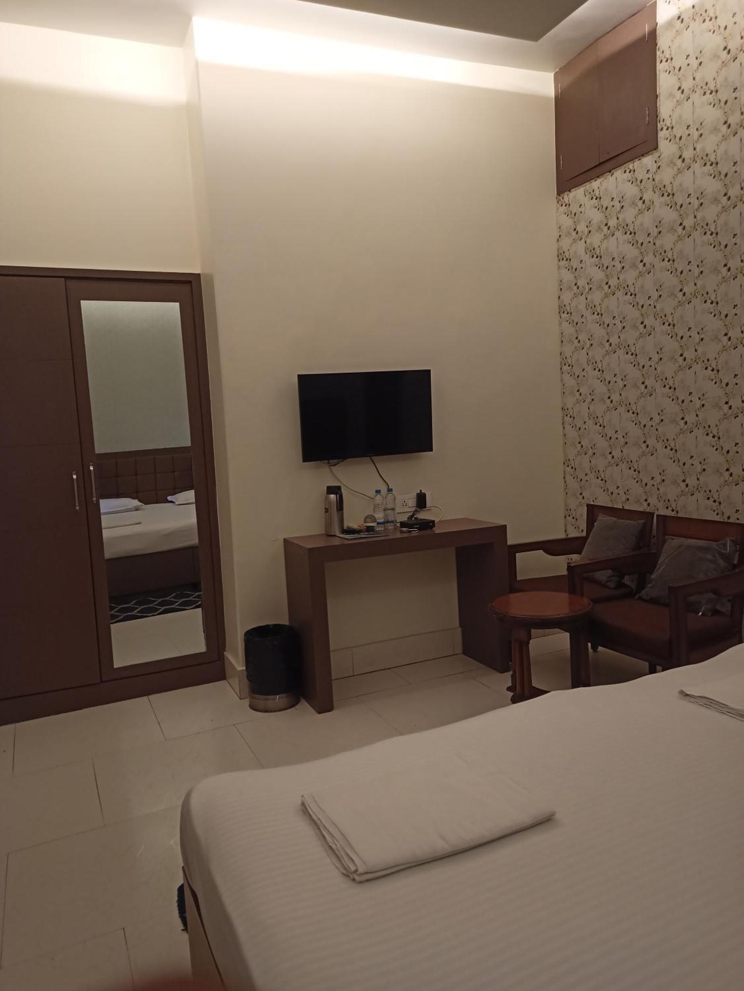 Hotel Alka Varanasi Exterior foto