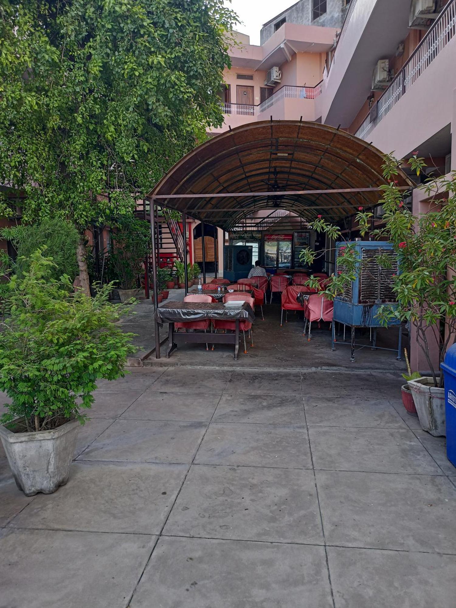 Hotel Alka Varanasi Exterior foto