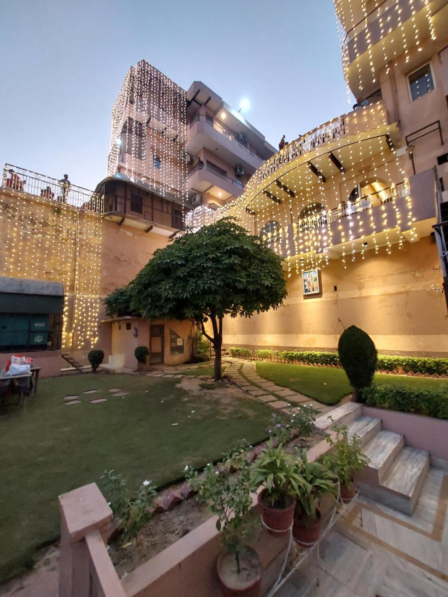 Hotel Alka Varanasi Exterior foto