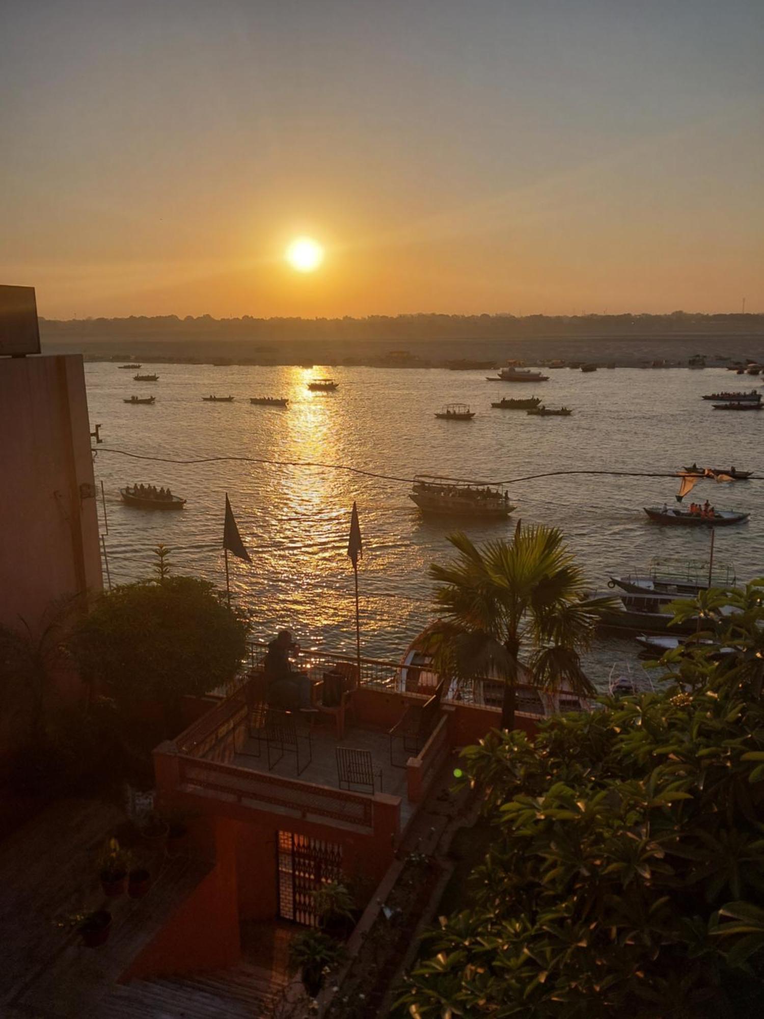 Hotel Alka Varanasi Exterior foto