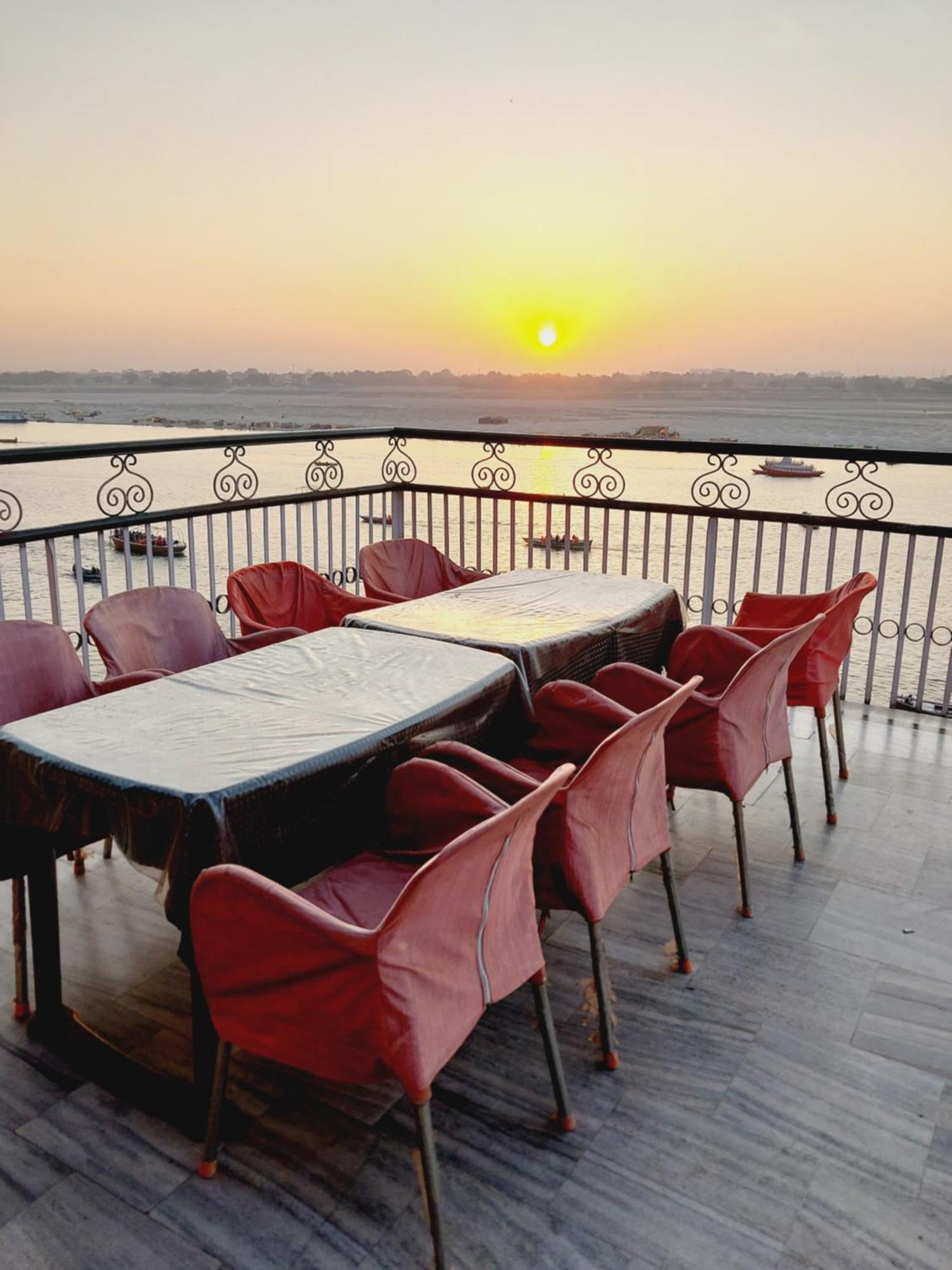 Hotel Alka Varanasi Exterior foto