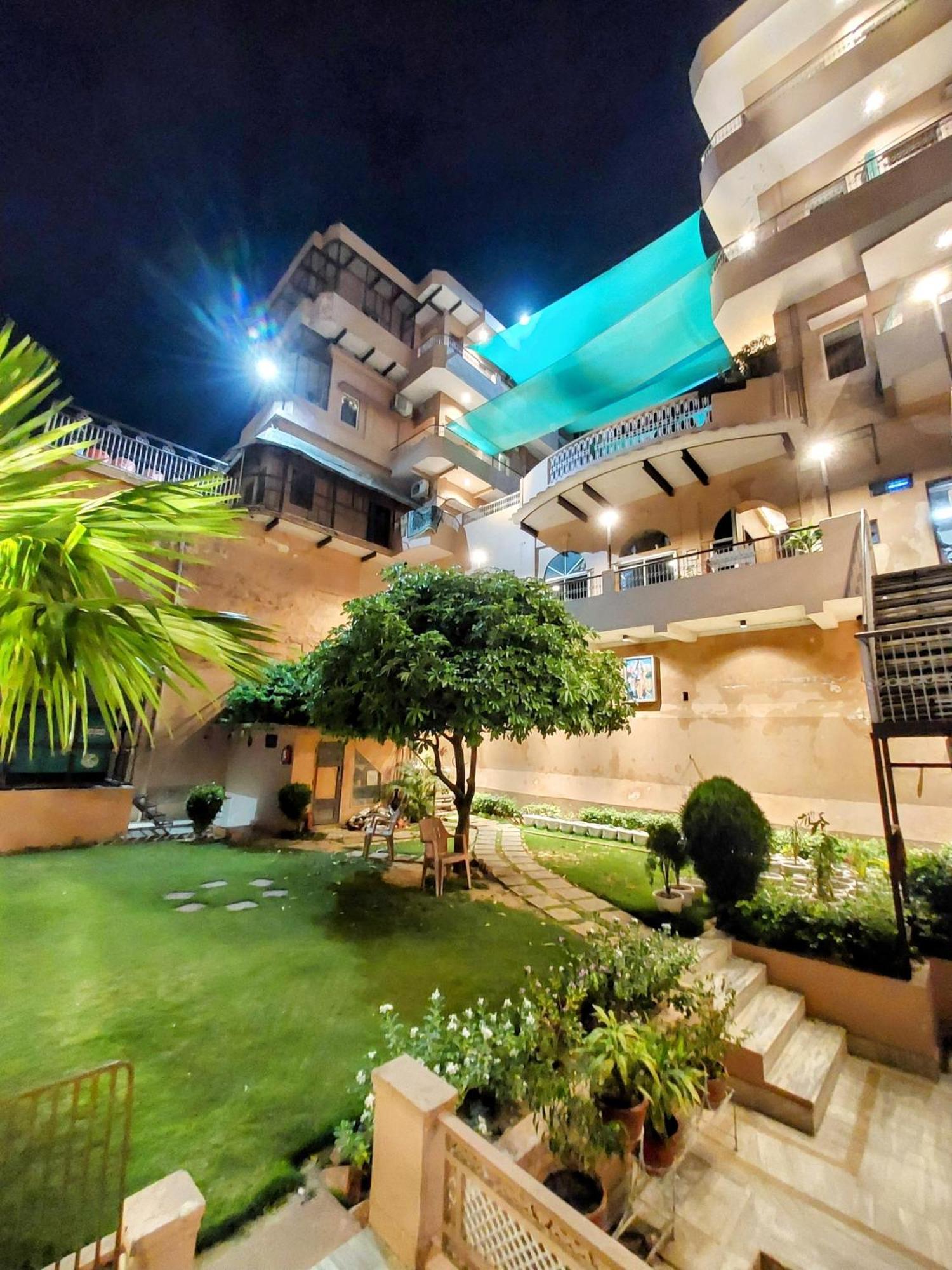 Hotel Alka Varanasi Exterior foto